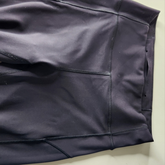 Lululemon black leggings size 6 - Picture 3 of 5